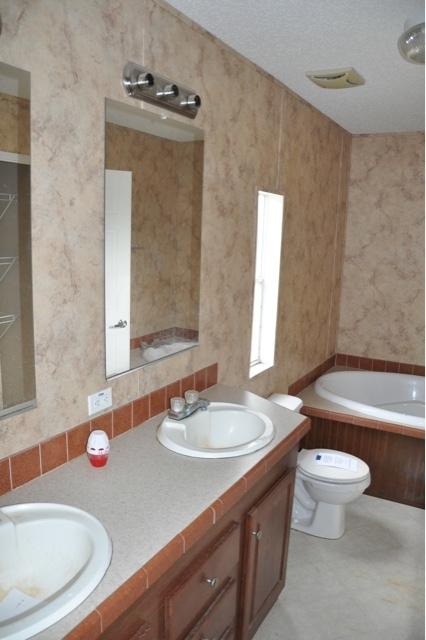 658 Coventry Road DeFuniak Springs, FL 32433 - Photo 12 of 14 Bathroom #2