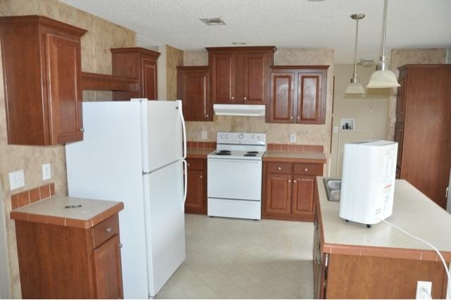 658 Coventry Road DeFuniak Springs, FL 32433 - Photo 3 of 14 Kitchen