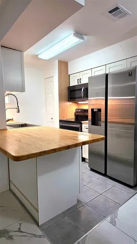 $148,000 | 206 Berry Tree Place, Unit 206, Brandon, FL 33510