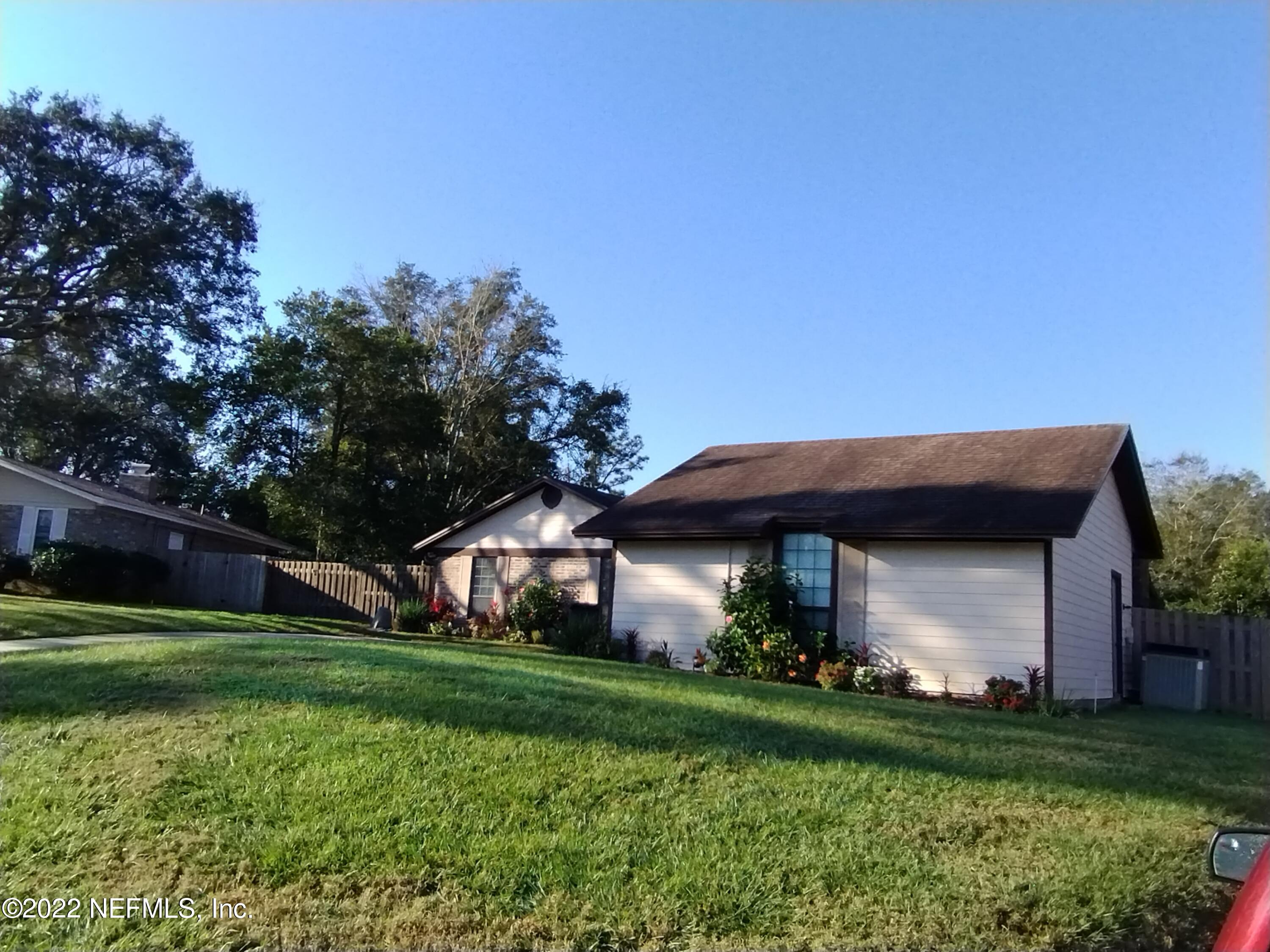 215 Foxridge Road Orange Park, FL 32065 - Photo 3 of 31 IMG_20221209_091203903 - Copy