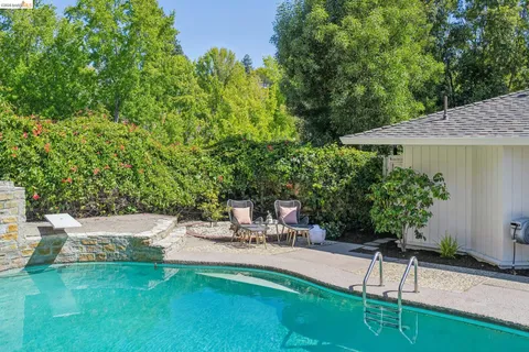 $2,995,000 | 11 Huntleigh Road, Piedmont, CA 94611