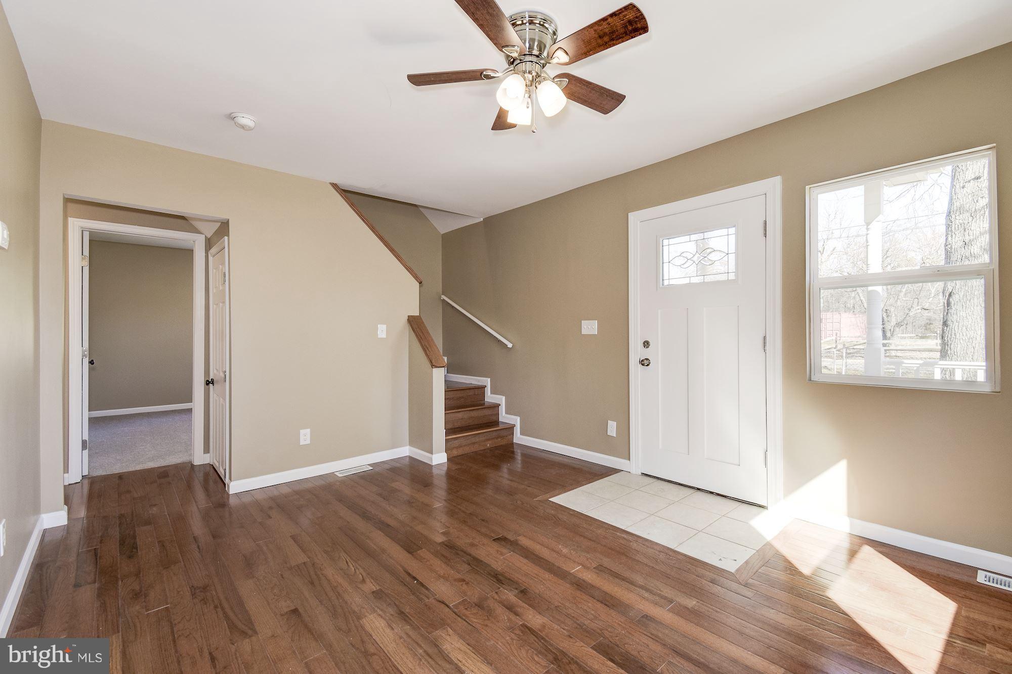 14103 South Springfield Road Brandywine, MD 20613 - Photo 5 of 30 Living Room
