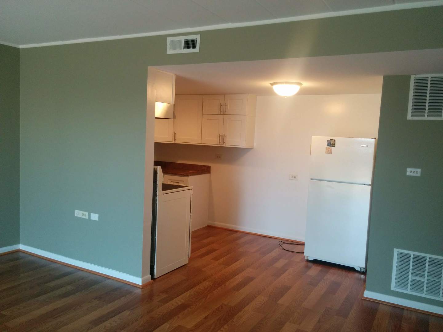 127 North Wolf Road, Unit 49B Wheeling, IL 60090 - Photo 3 of 8