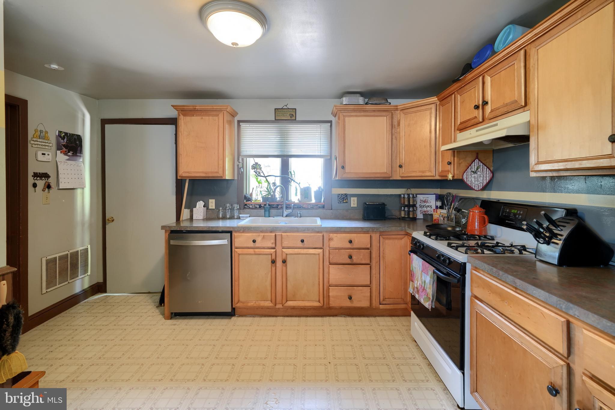 44 South Soudersburg Road Ronks, PA 17572 - Photo 12 of 44 Kitchen