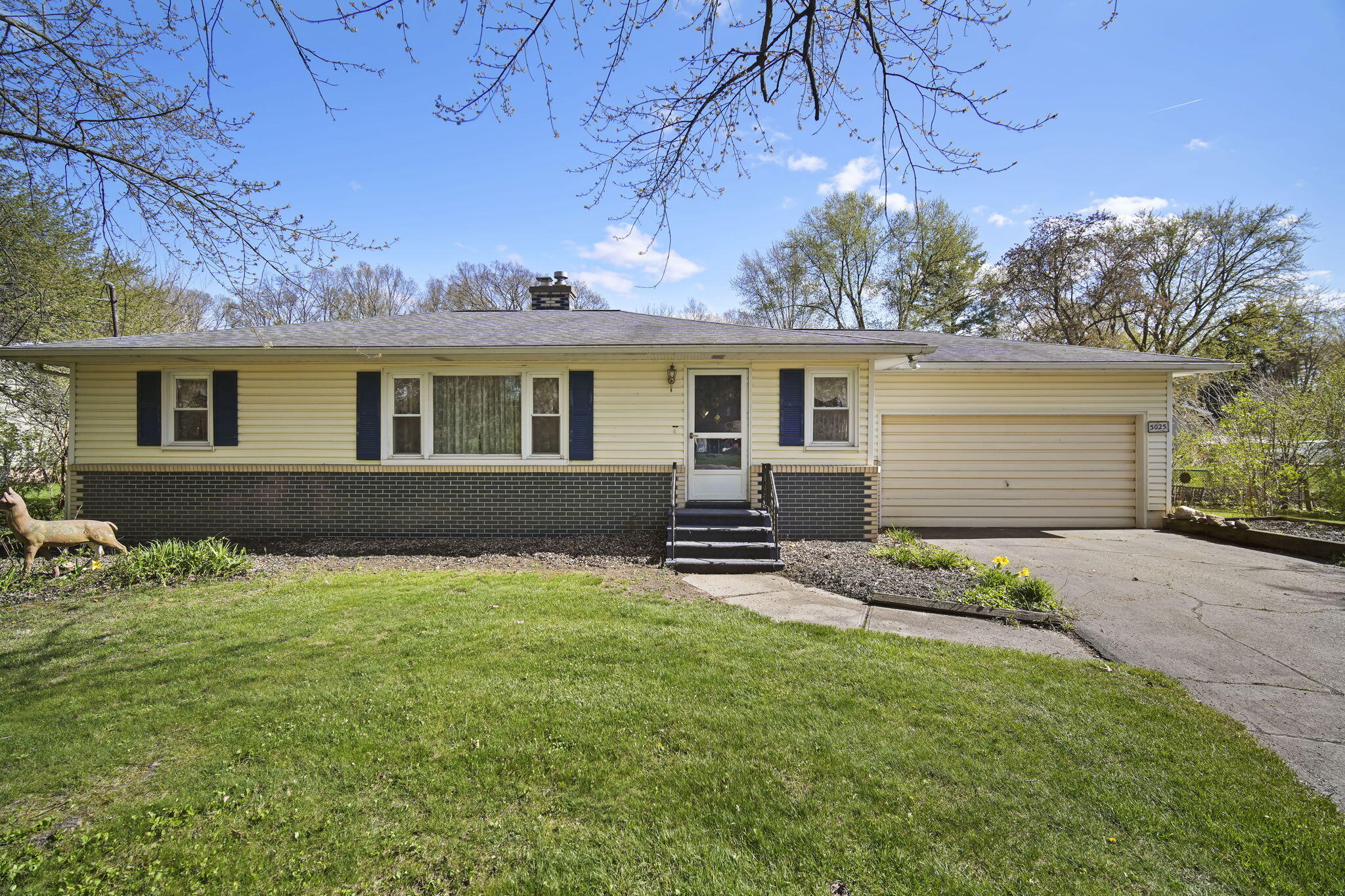 5025 Rimers Drive Jackson, MI 49201 - Photo 1 of 35 2-web-or-mls-DSC00339