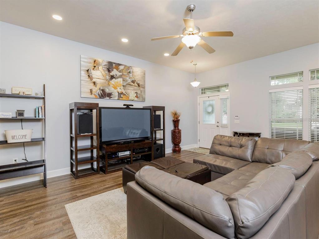 9047 Southwest 76th Avenue Gainesville, FL 32608 - Photo 2 of 38