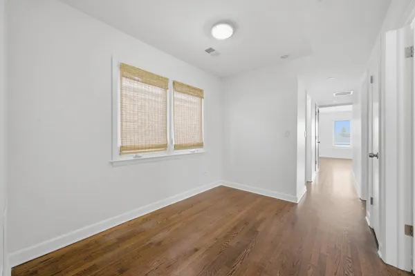 $2,450 | 6017 West Montrose Avenue, Unit 2, Chicago, IL 60634