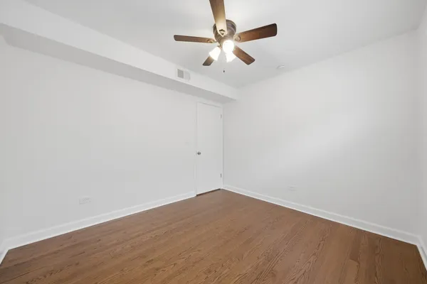 $2,450 | 6017 West Montrose Avenue, Unit 2, Chicago, IL 60634
