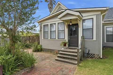 $179,000 | 635 Iris Street, Lake Charles, LA 70601