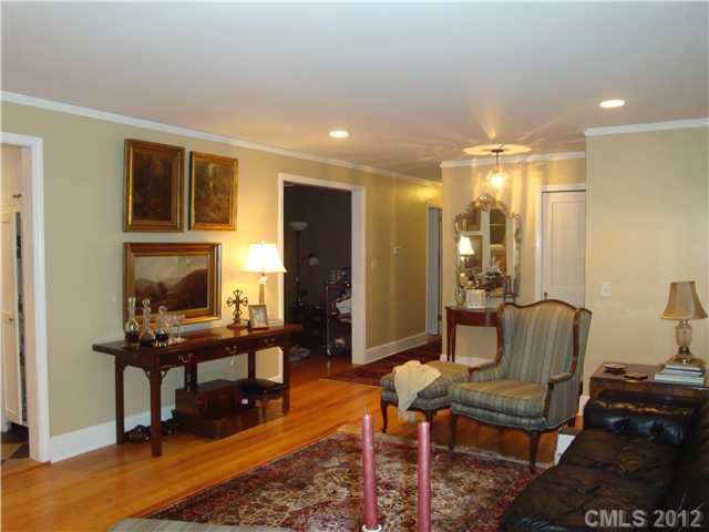 3211 Cambridge Road Charlotte, NC 28209 - Photo 3 of 14 Gallery Image 3