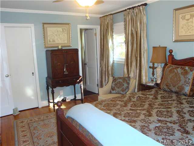 3211 Cambridge Road Charlotte, NC 28209 - Photo 5 of 14 Gallery Image 5