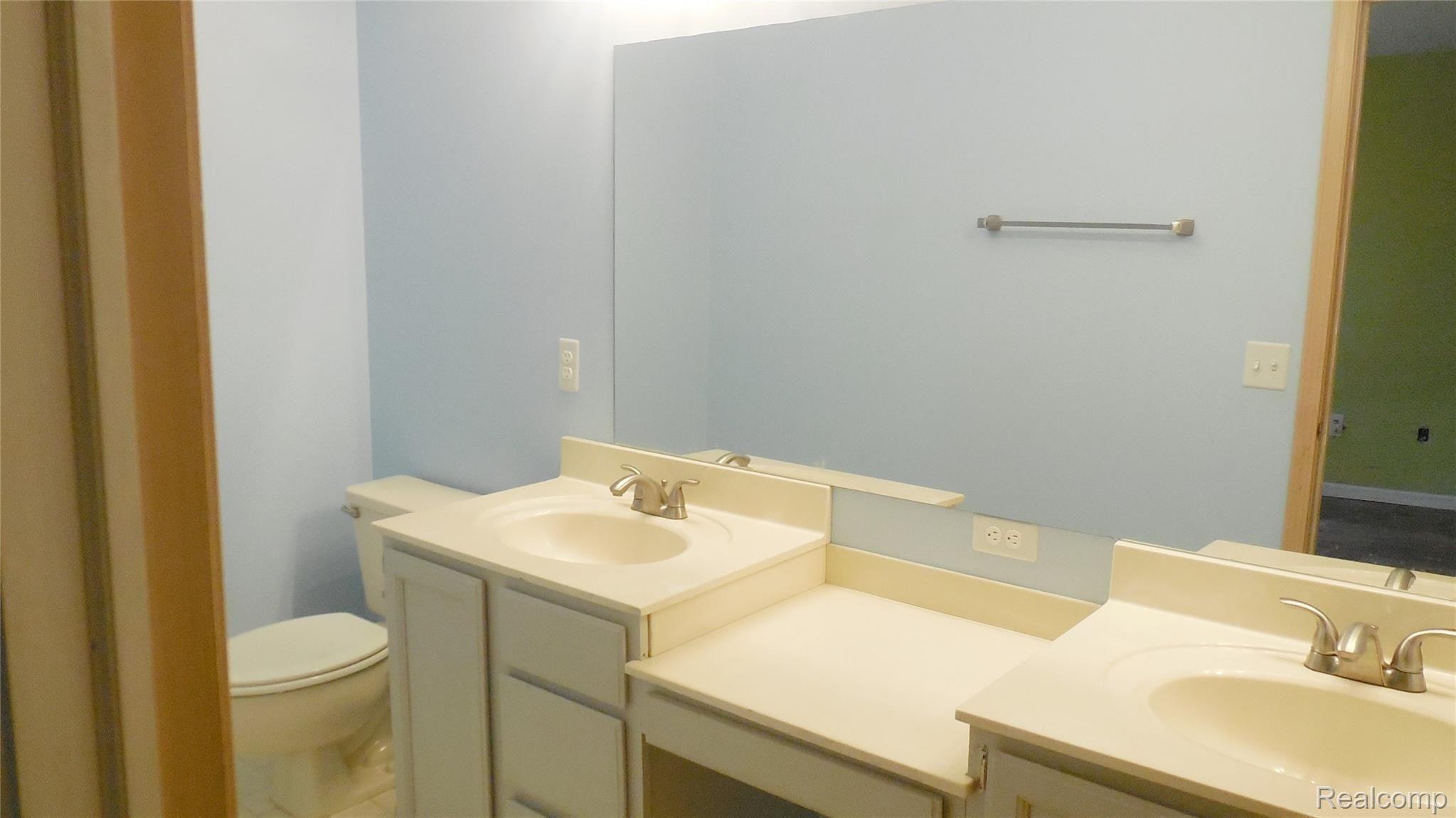 2591 Meadowview Court Rochester, MI 48306 - Photo 19 of 30 2591 Meadowview_18.JPG