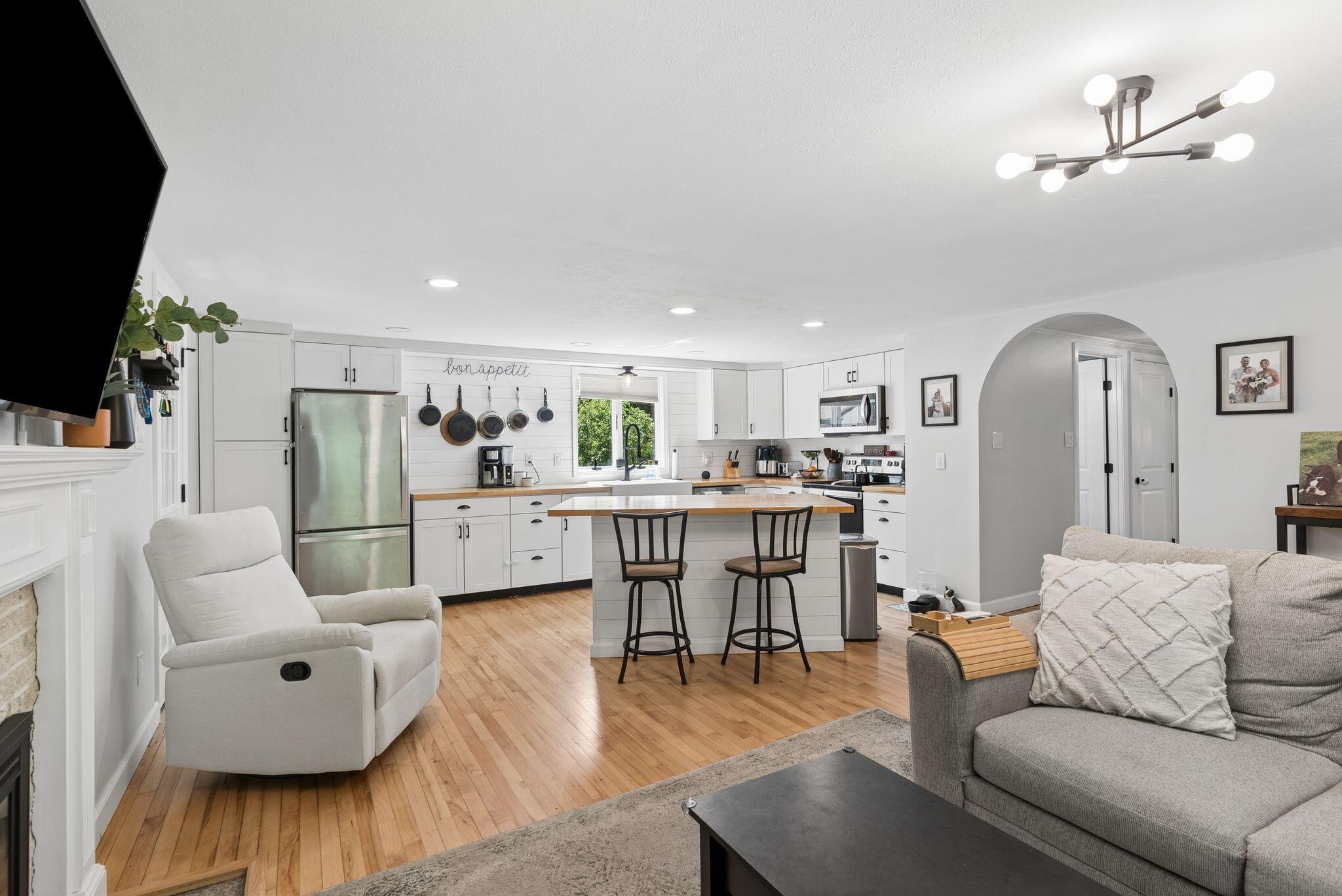 8 Larrabee Farm Road Scarborough, ME 04074 - Photo 16 of 37 Living room & Kitchen