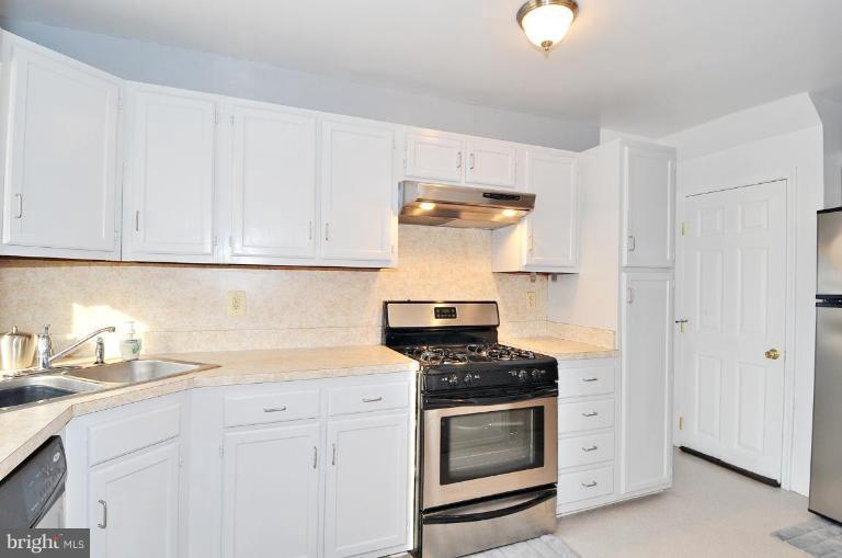 808 Old Riverside Road Brooklyn, MD 21225 - Photo 8 of 18 Kitchen