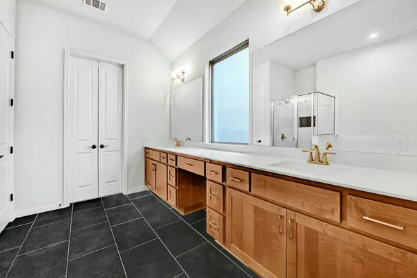 $3,200 | 204 Belford Street, Georgetown, TX 78628