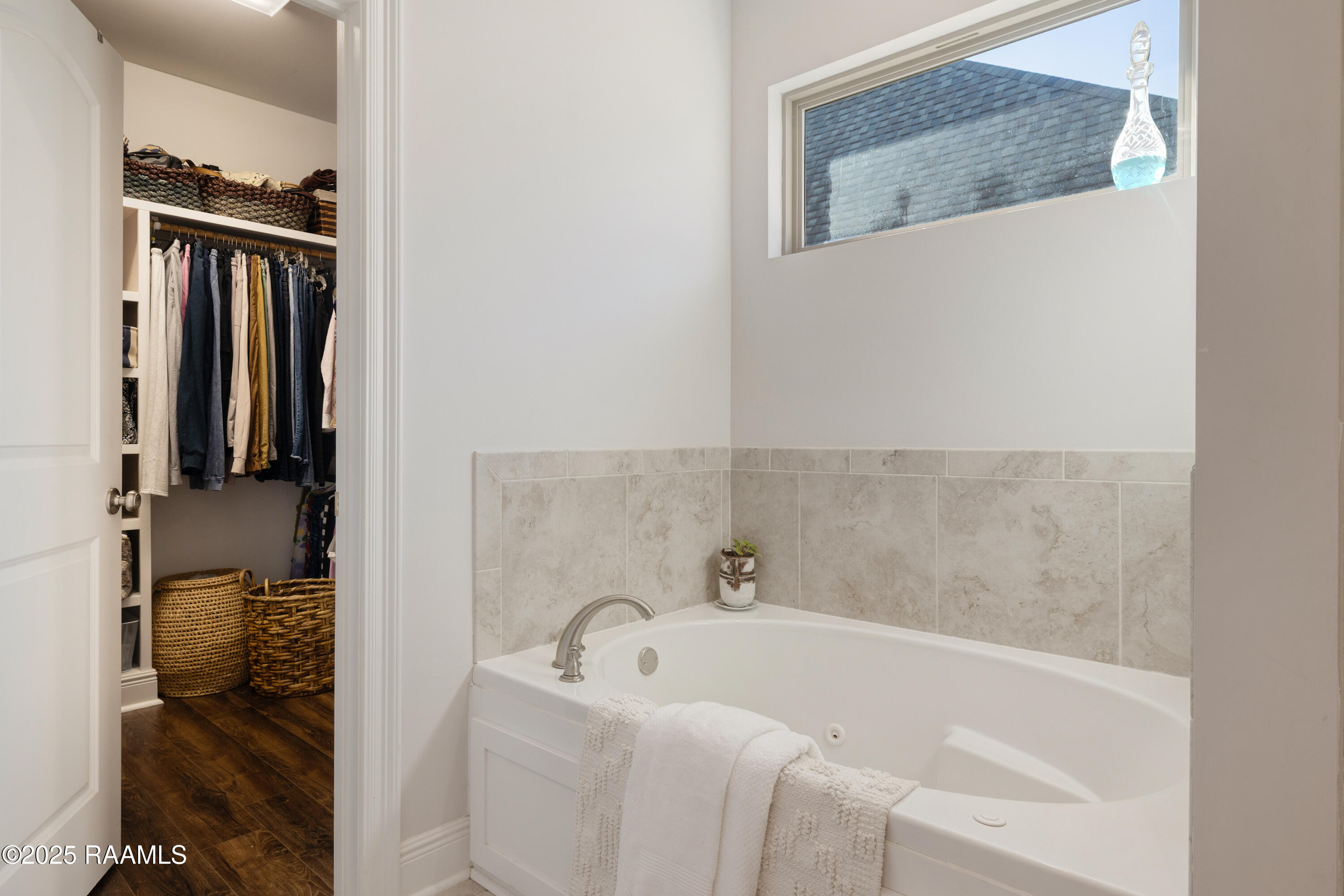 208 Narrow Way Drive Lafayette, LA 70508 - Photo 18 of 37 Primary Bathroom