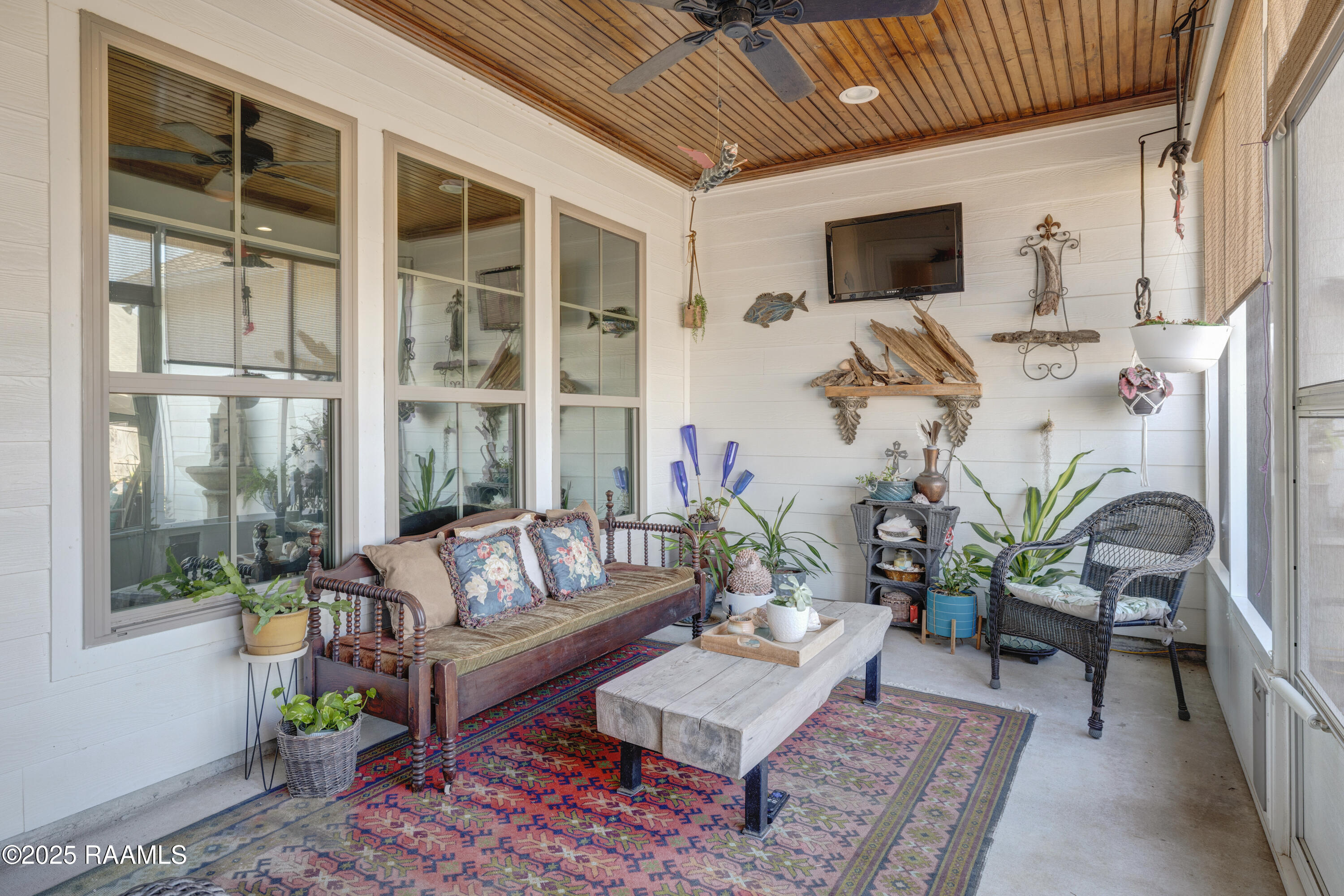 208 Narrow Way Drive Lafayette, LA 70508 - Photo 25 of 37 Screened-in patio