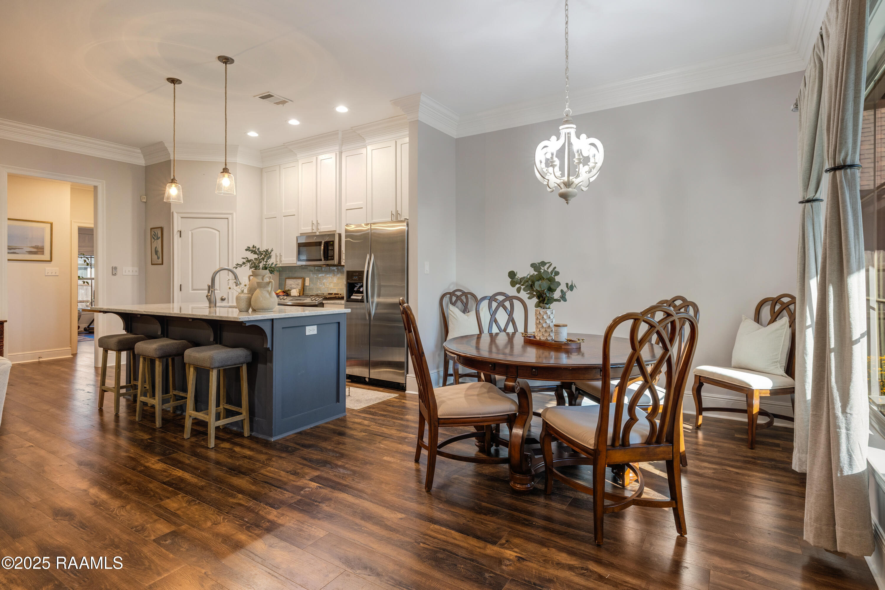 208 Narrow Way Drive Lafayette, LA 70508 - Photo 7 of 37 Dining & Kitchen Area