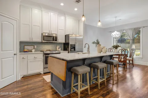 $349,900 | 208 Narrow Way Drive, Lafayette, LA 70508