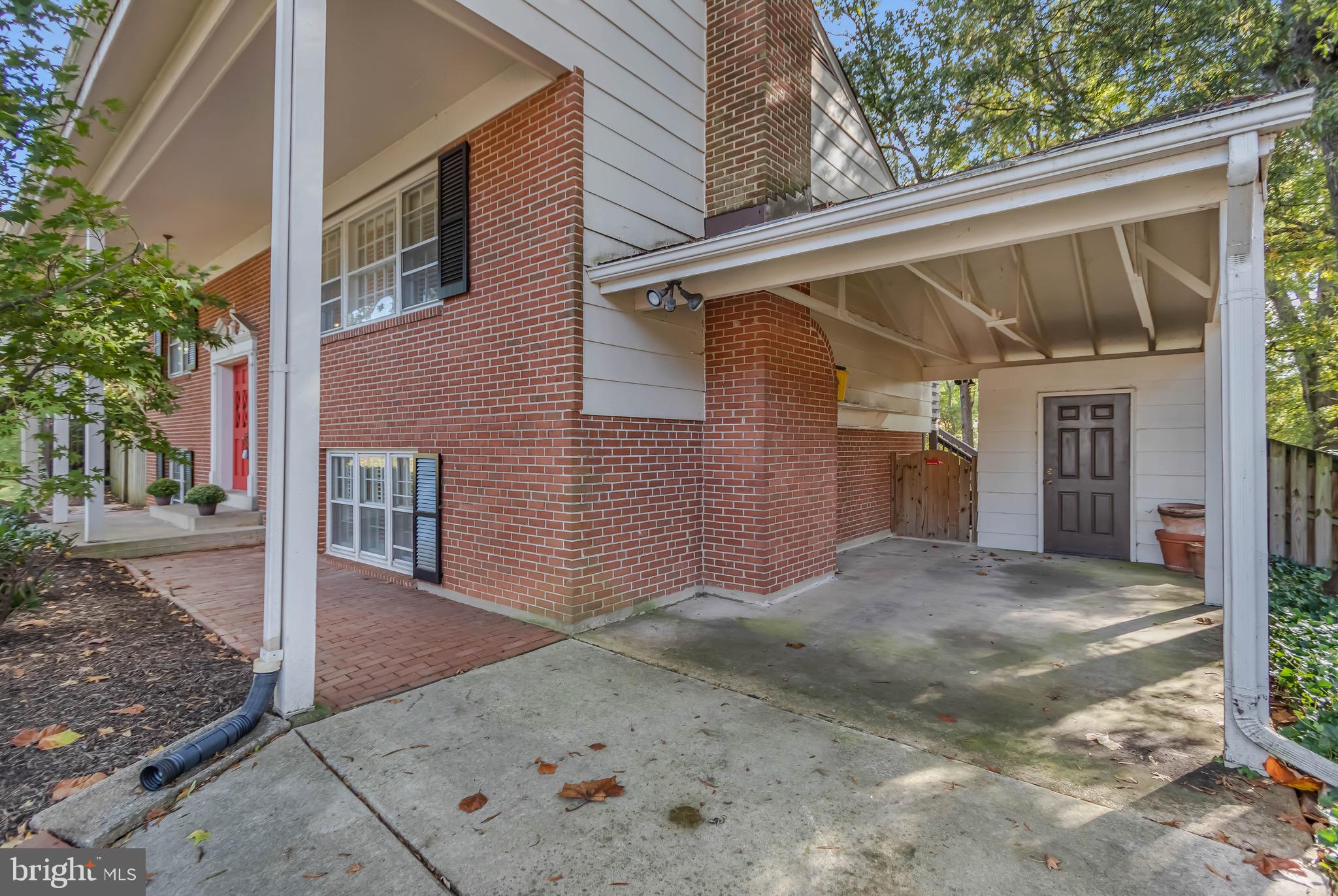 8636 Gateshead Road Alexandria, VA 22309 - Photo 3 of 53