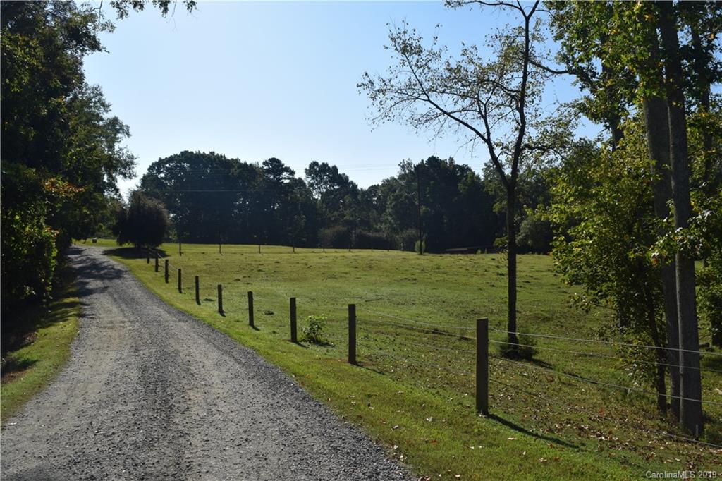 2408 Miranda Road Charlotte, NC 28216 - Photo 1 of 7 Gallery Image 1