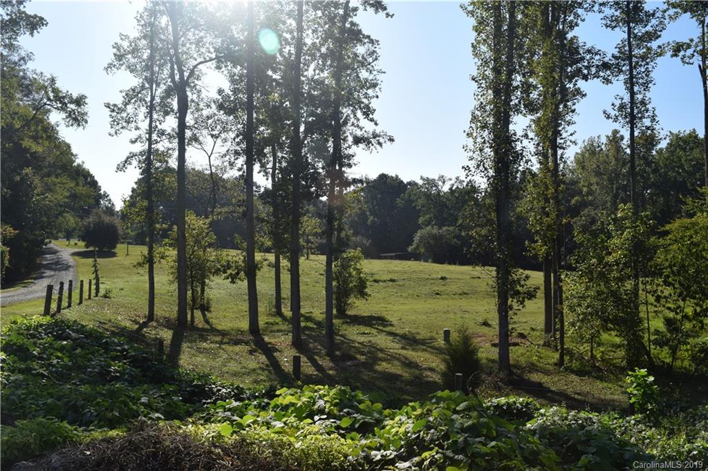 2408 Miranda Road Charlotte, NC 28216 - Photo 2 of 7 Gallery Image 2