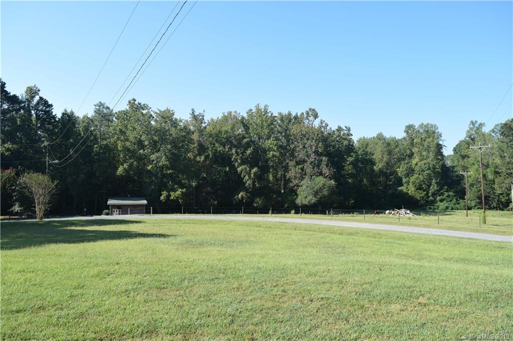 2408 Miranda Road Charlotte, NC 28216 - Photo 3 of 7 Gallery Image 3
