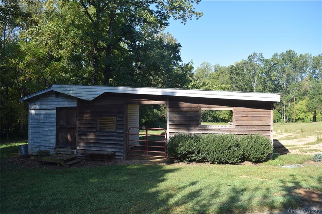 2408 Miranda Road Charlotte, NC 28216 - Photo 6 of 7 Gallery Image 6