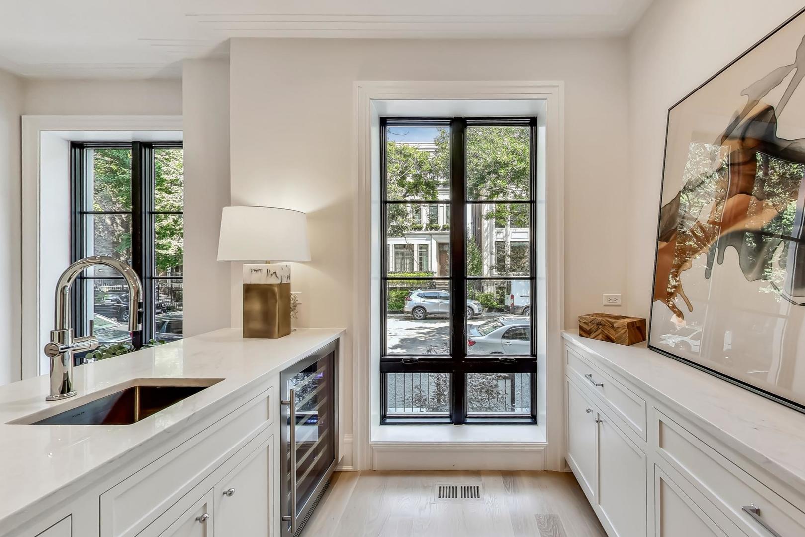 1824 North Howe Street Chicago, IL 60614 - Photo 5 of 22