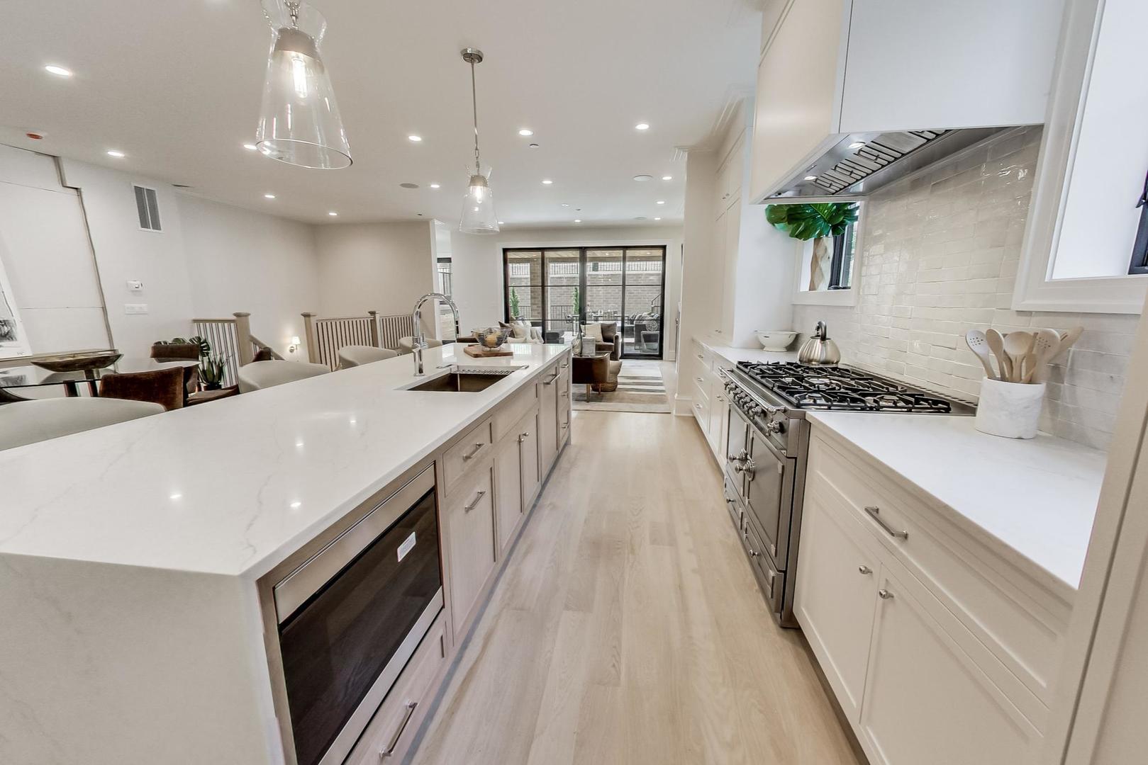 1824 North Howe Street Chicago, IL 60614 - Photo 7 of 22