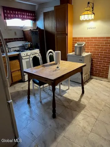 $279,000 | 102 Degraff Street, Schenectady, NY 12308