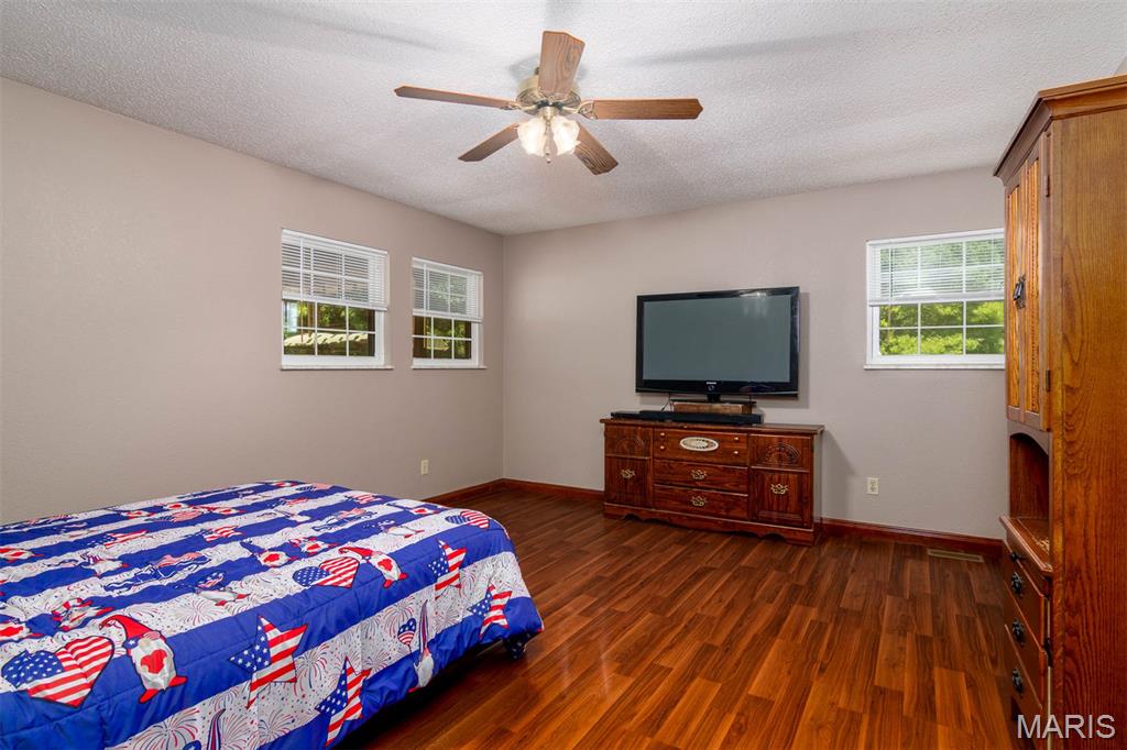 2364 Marine Road Highland, IL 62249 - Photo 14 of 45