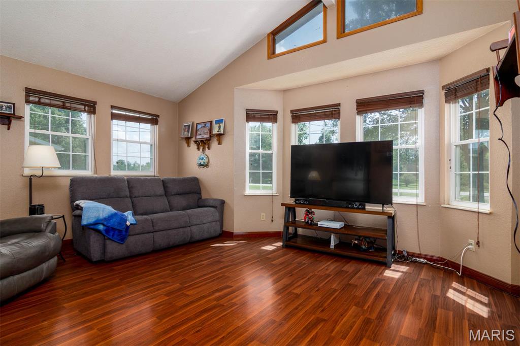 2364 Marine Road Highland, IL 62249 - Photo 7 of 45