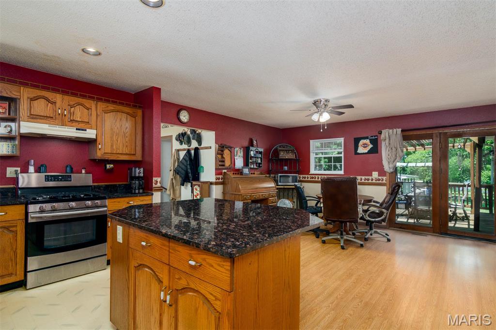2364 Marine Road Highland, IL 62249 - Photo 9 of 45