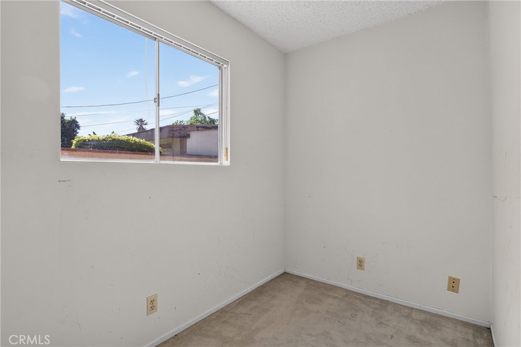 19448 Blythe Street Reseda, CA 91335 - Photo 23 of 37