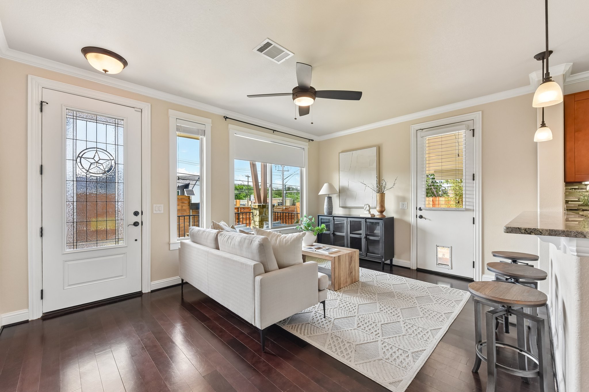 1185 Springdale Road Austin, TX 78721 - Photo 2 of 24