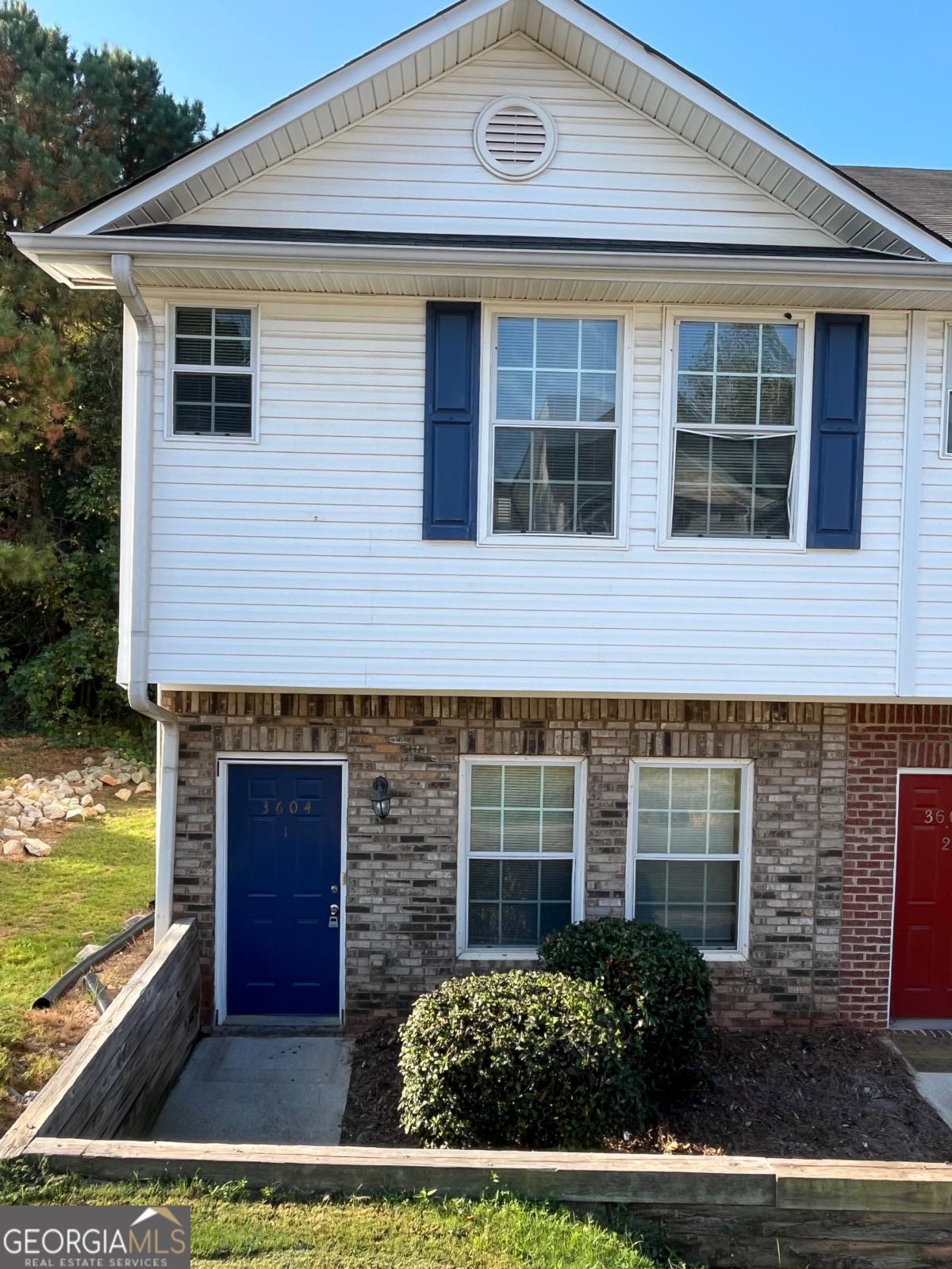 a view front of house with yard