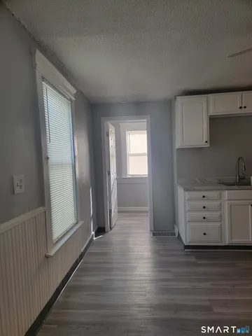 $1,950 | 322 Bassett Street, Unit 2, New Haven, CT 06511