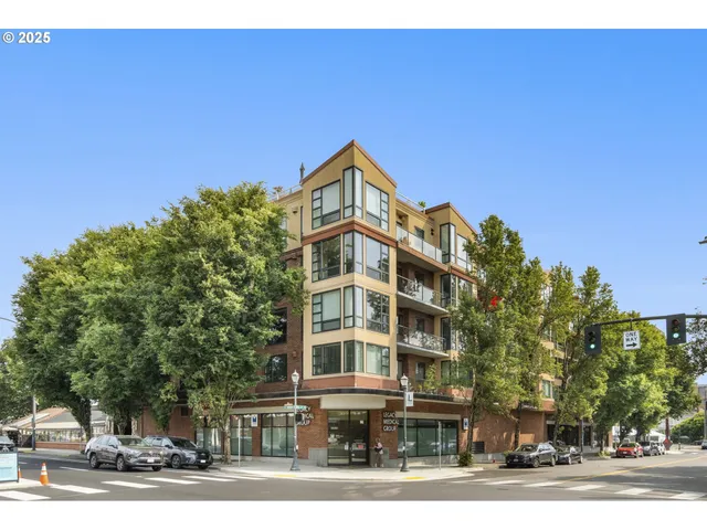 $499,000 | 1620 Northeast Broadway, Unit 232, Portland, OR 97232