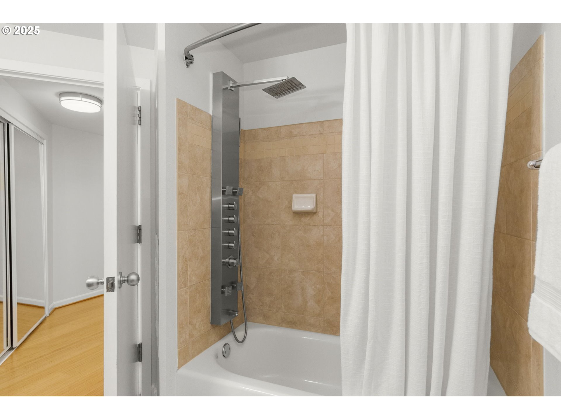 1620 Northeast Broadway, Unit 232 Portland, OR 97232 - Photo 20 of 36