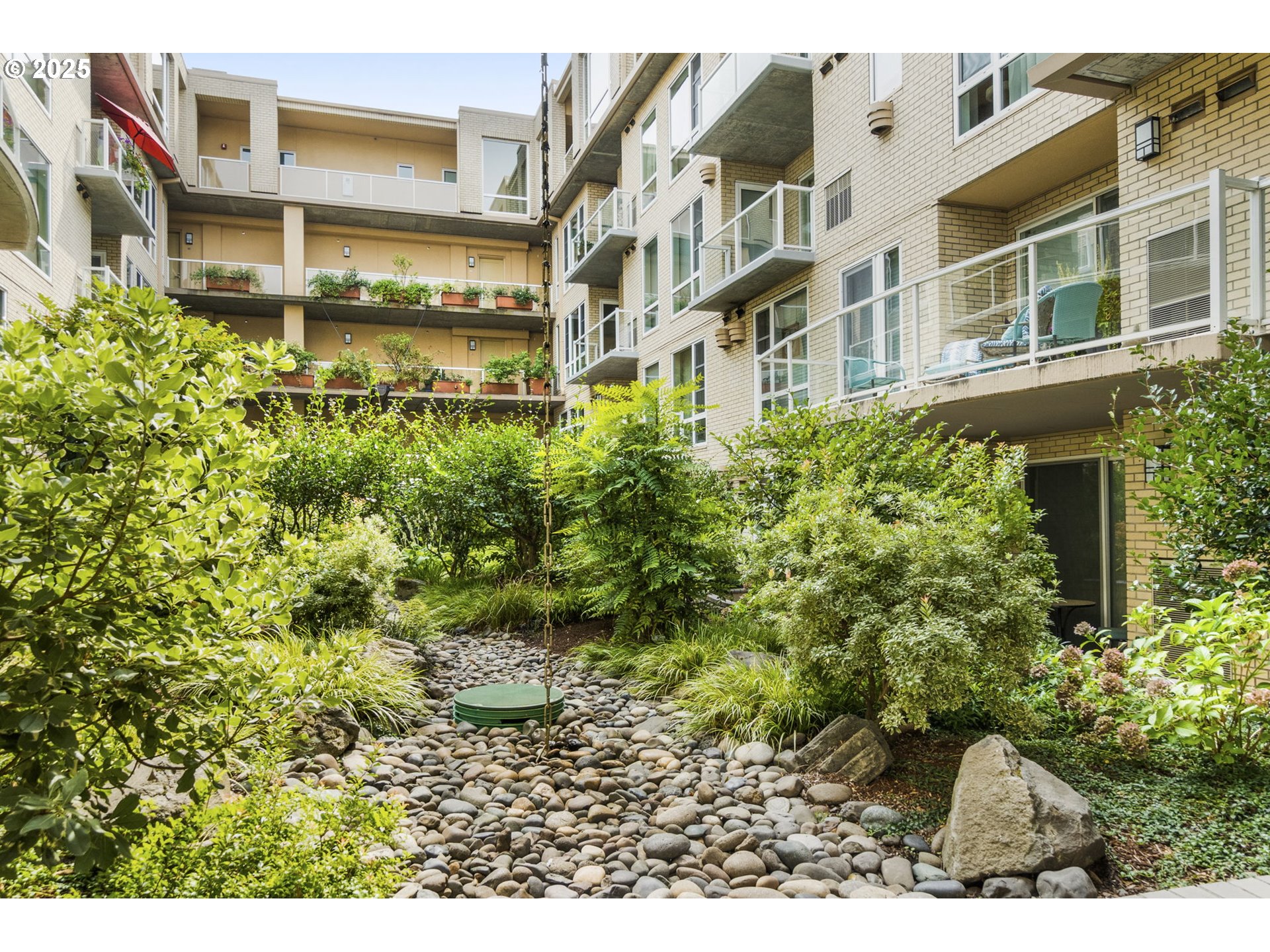 1620 Northeast Broadway, Unit 232 Portland, OR 97232 - Photo 27 of 36