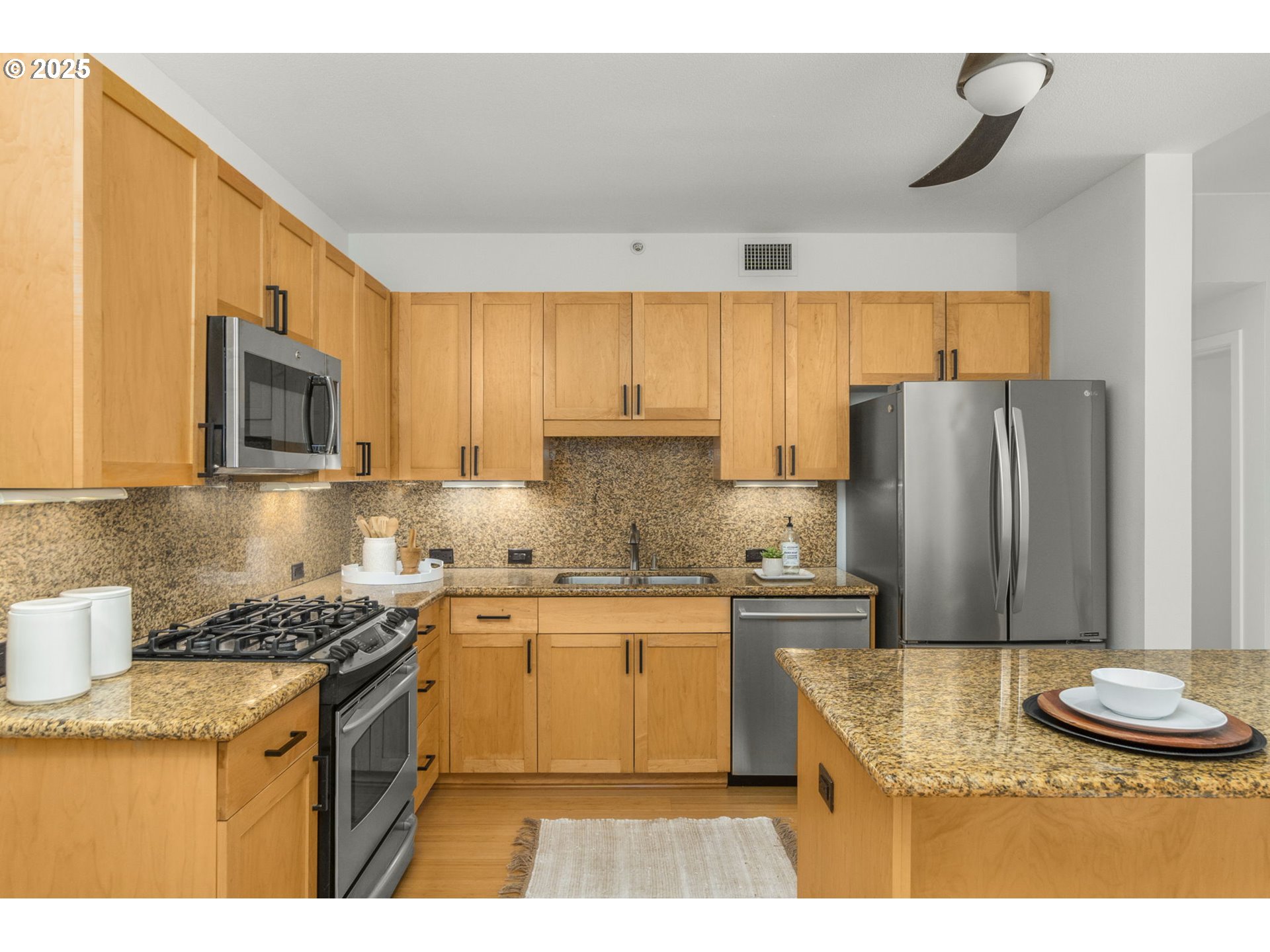 1620 Northeast Broadway, Unit 232 Portland, OR 97232 - Photo 6 of 36