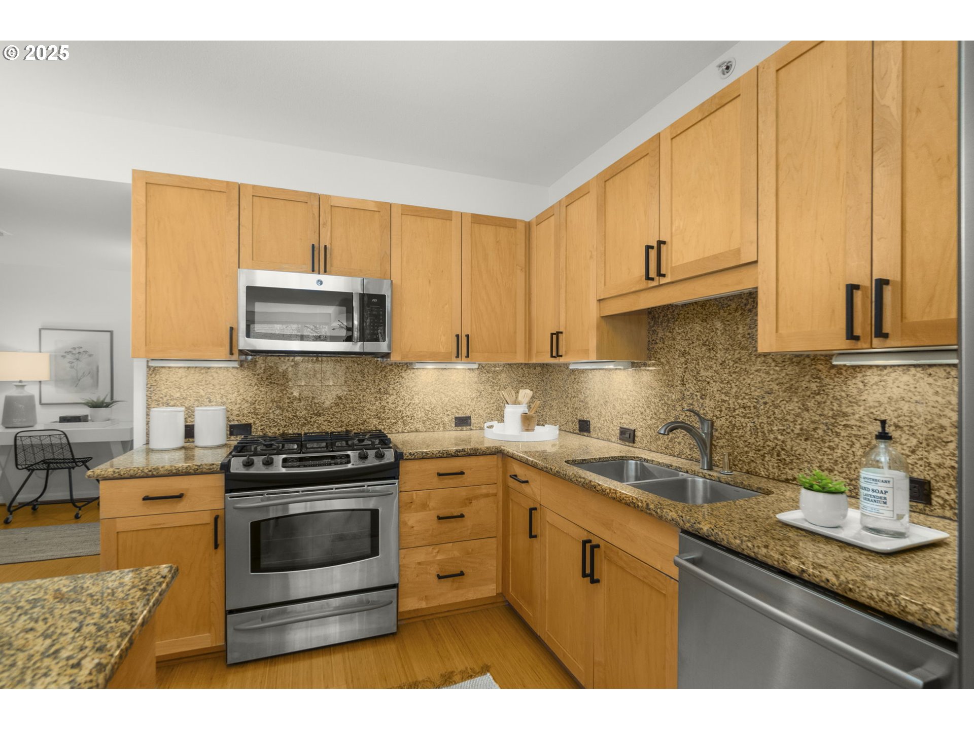 1620 Northeast Broadway, Unit 232 Portland, OR 97232 - Photo 7 of 36