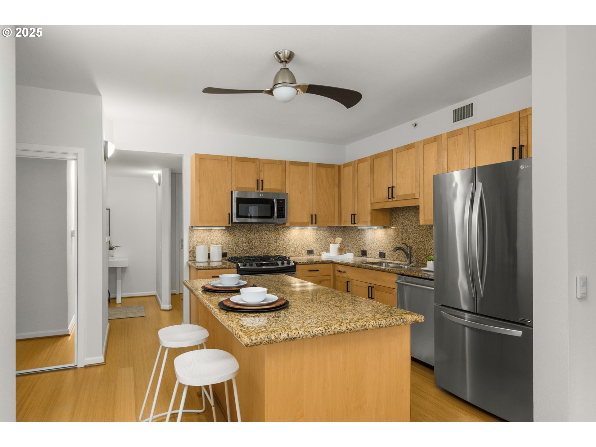 1620 Northeast Broadway, Unit 232 Portland, OR 97232 - Photo 8 of 36