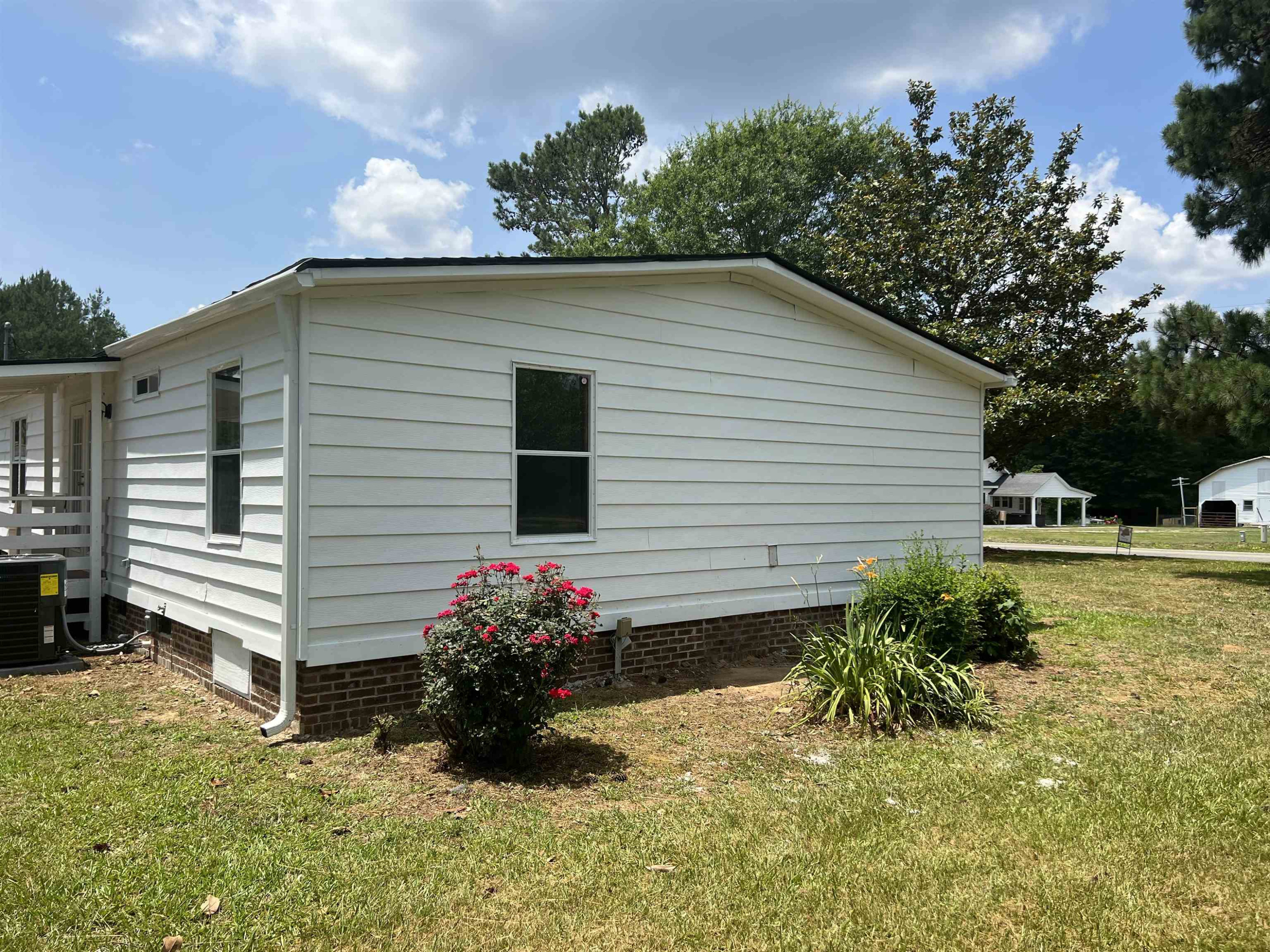 4784 Glendale Road Kenly, NC 27542 - Photo 11 of 40 Left End