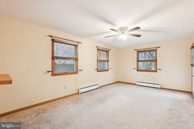 $350,000 | 7 Indian Red Road, Levittown, PA 19057