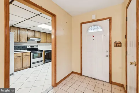 $350,000 | 7 Indian Red Road, Levittown, PA 19057