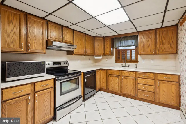 $350,000 | 7 Indian Red Road, Levittown, PA 19057