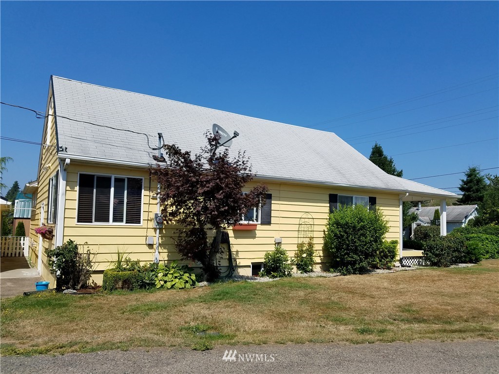 315 Jacobson Road Cathlamet, WA 98612 - Photo 2 of 24 Gallery Image 2