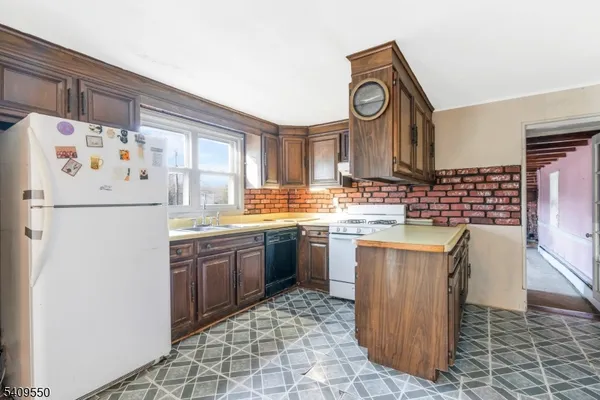 $375,000 | 109 Lilac Drive, Lebanon, NJ 08833